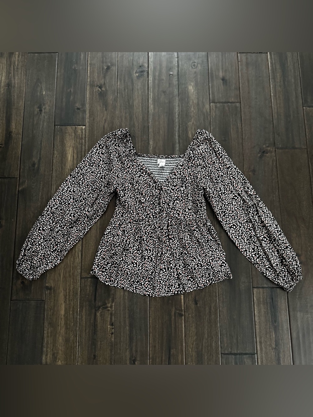 Japna Animal Print V-Neck Balloon Sleeve Blouse Jr. M